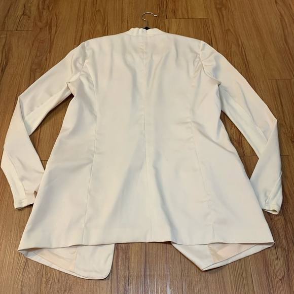 Vero Moda Cream Longsleeve Open Front Blazer - Picture 3 of 15